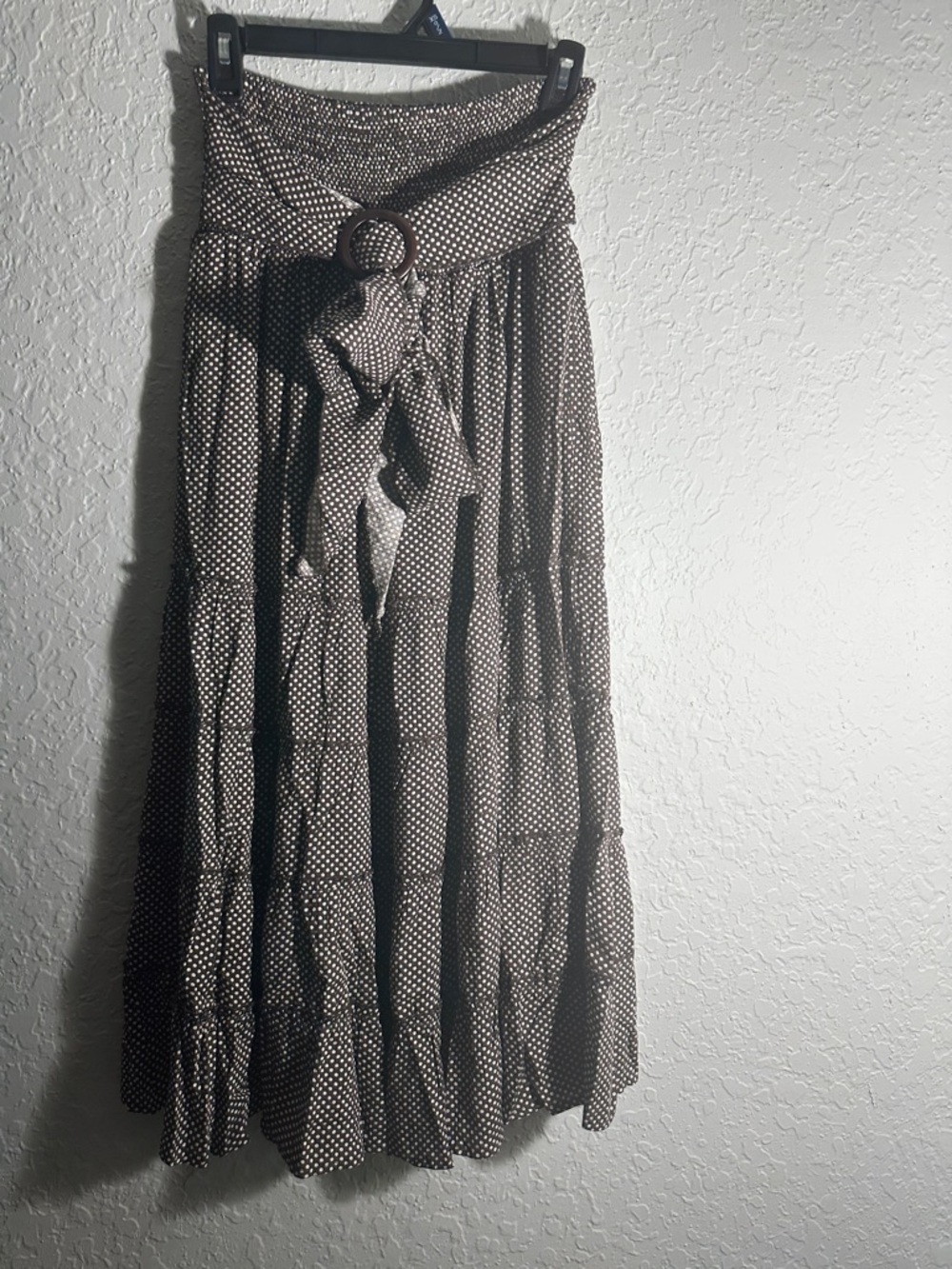 Polka Dot Tiered Skirt with buckled tie. 28 x 34 Stretchable elastic waist